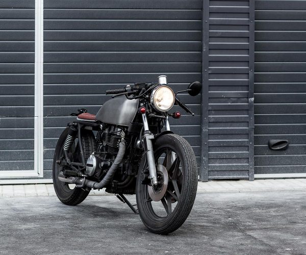 vintage-motorcycle-cafe-racer-style-6W3KGLR-resize